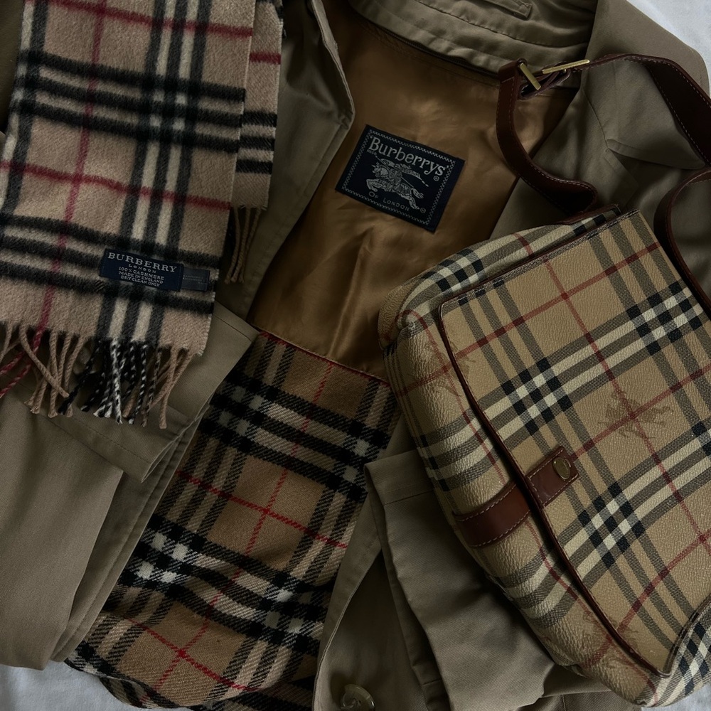 Burberry handbag - perfect for fall
